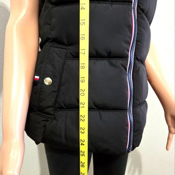 EUC Tommy Hilfiger Black Puffer Vest - Picture 8 of 9